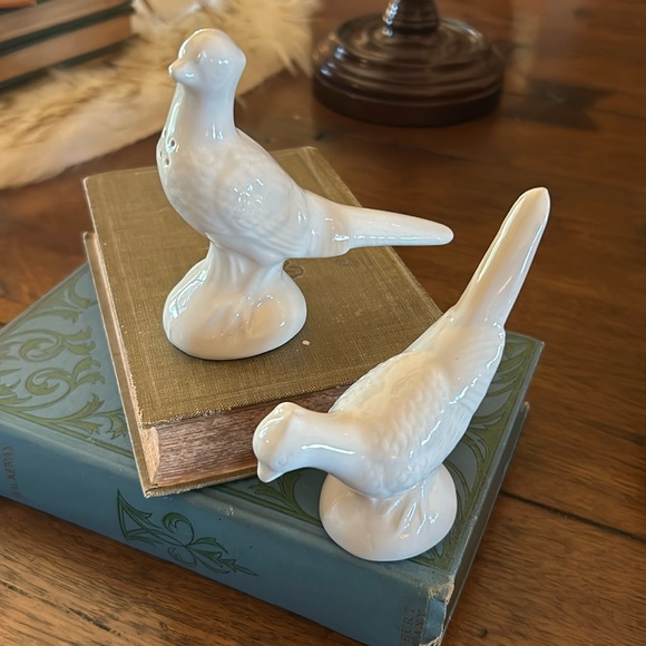 Two's Company Other - White Ceramic Pheasant Salt & Pepper Shakers